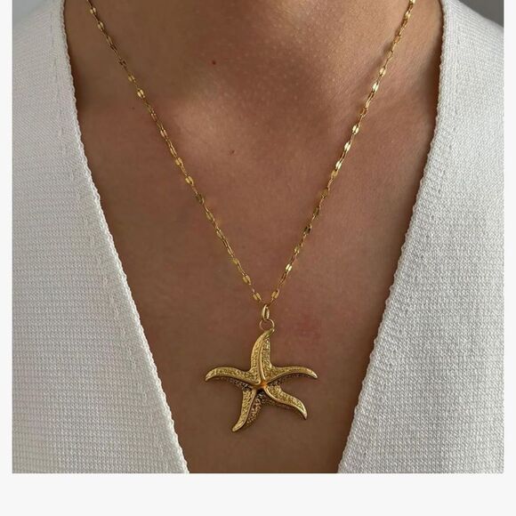 Gold Starfish Pendant Necklace - Picture 1 of 4